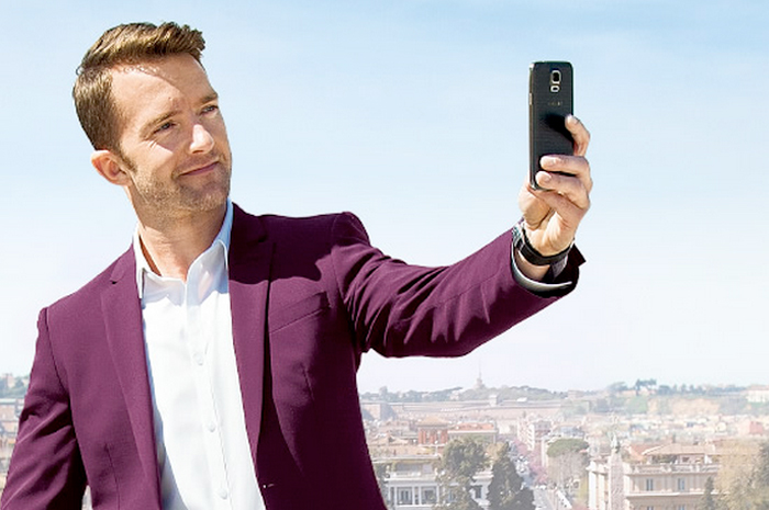 Vodafone frees up Xmas travel with free roaming on $100 Red Plan