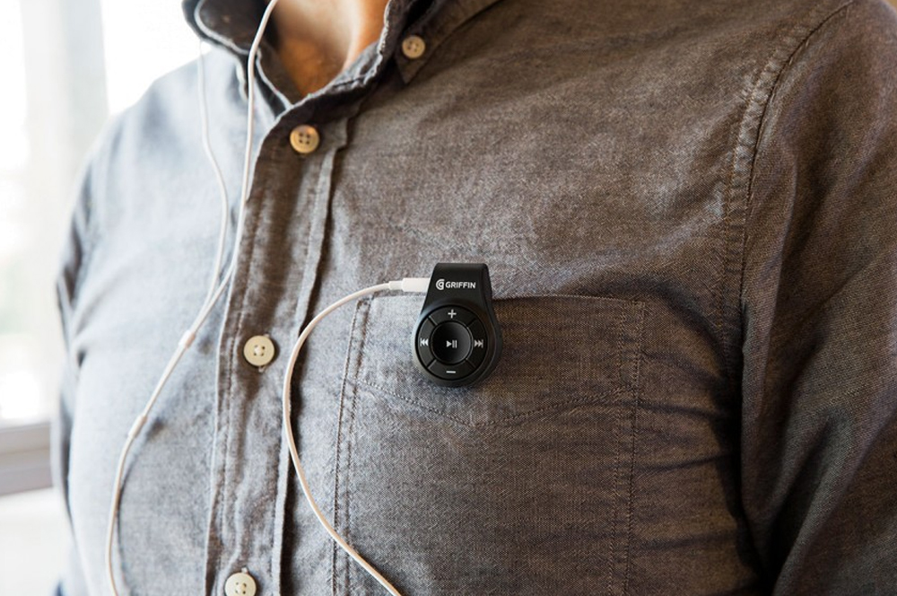 Griffin iTrip Clip makes your wired headphones wireless  