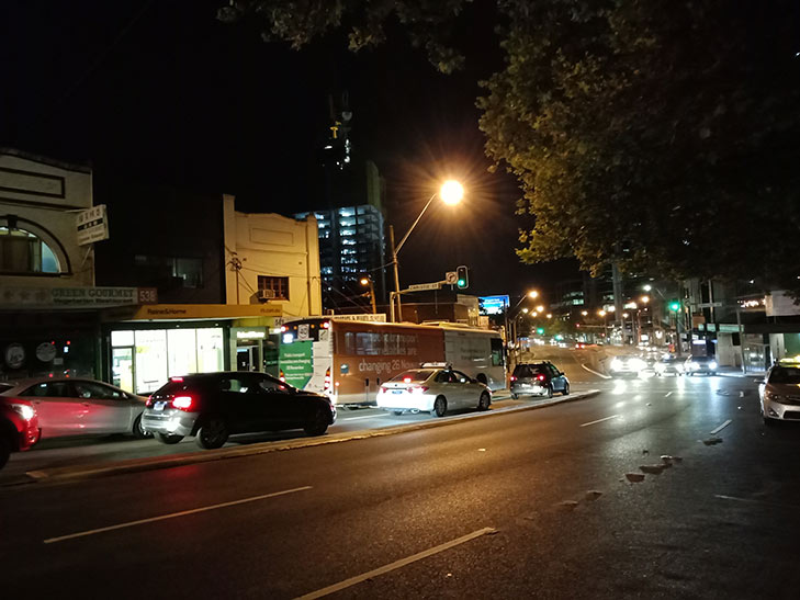 OPPO A73 camera sample: street at night OPPO A73 camera sample: street at night