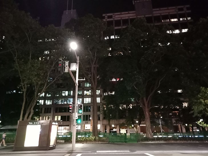 OPPO A73 camera sample: CBD at night OPPO A73 camera sample: CBD at night