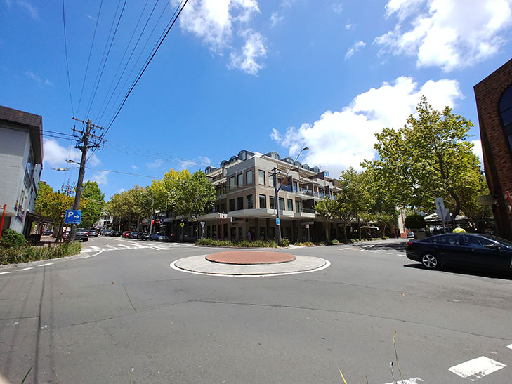 LG V30+ camera sample: wide-angle shot of street LG V30+ camera sample: wide-angle shot of street