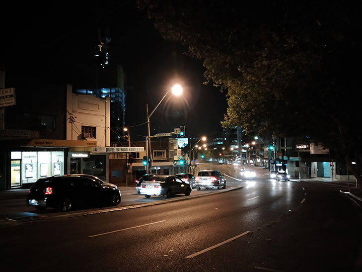 OPPO R11s camera sample: street at night OPPO R11s camera sample: street at night