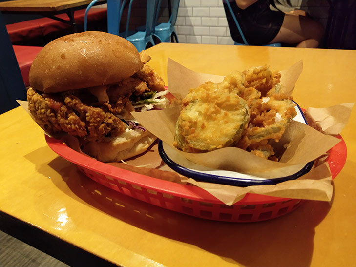 HTC U11 Life camera sample: burger HTC U11 Life camera sample: burger