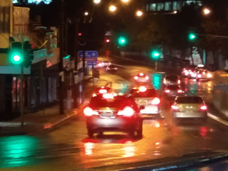 HTC U11 Life camera sample: 100% crop of street at night HTC U11 Life camera sample: 100% crop of street at night