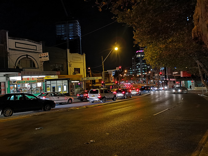 Huawei P20 Pro camera sample: street at night