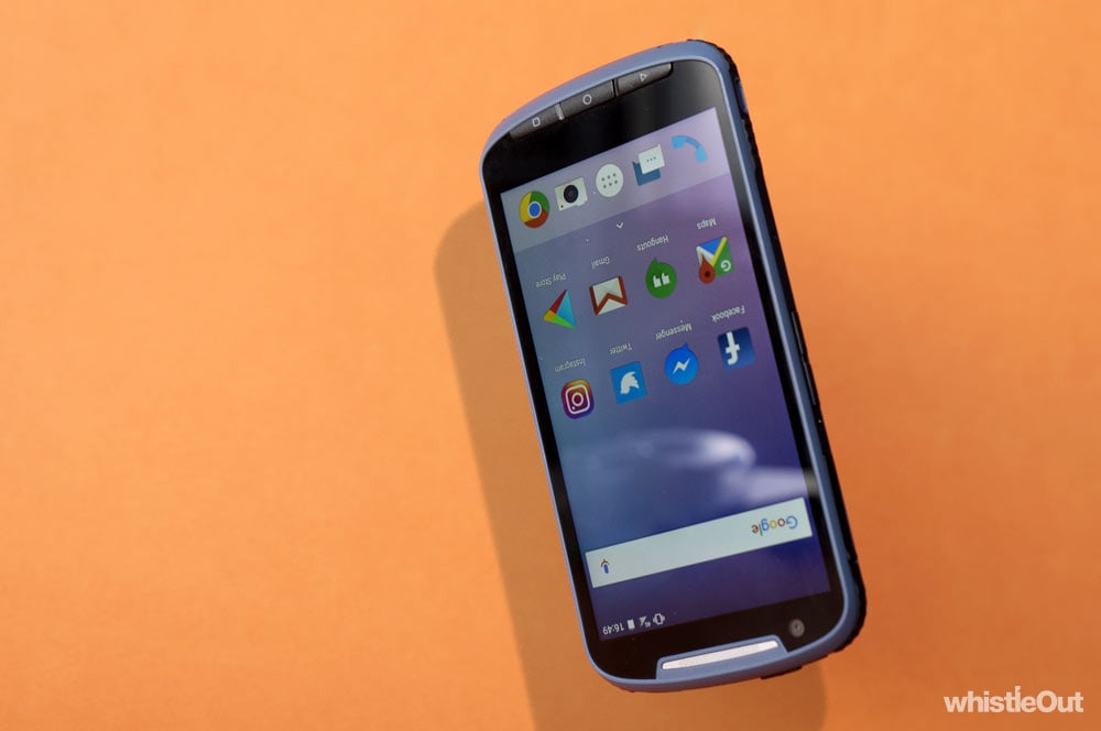 Telstra halts sale of all ZTE phones
