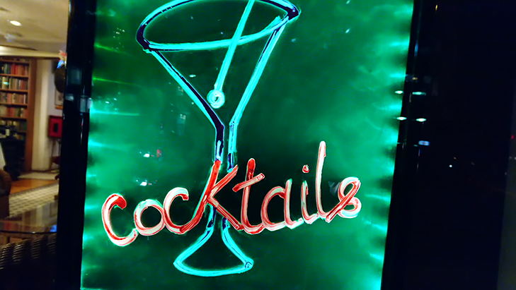 Sony Xperia XA2 camera sample: neon sign
