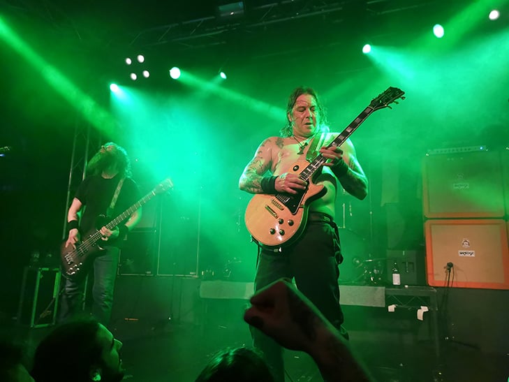 I took the Huawei Mate 20 Pro to a metal gig, here's what happened 