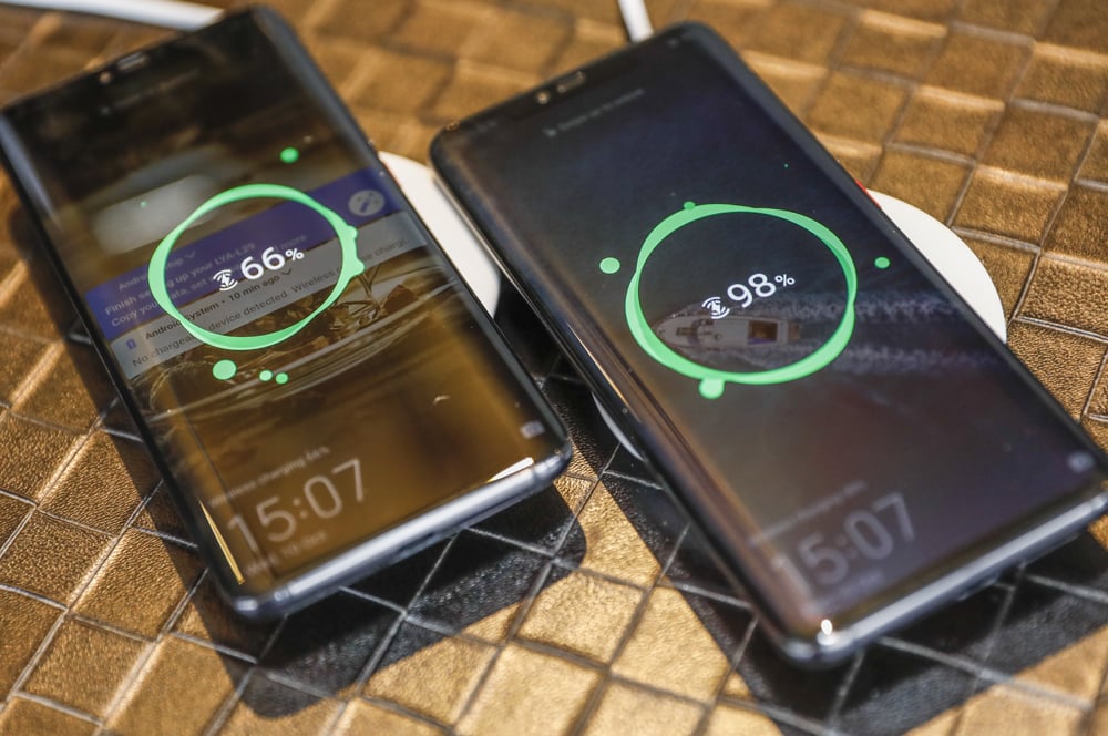 Mate 20 Pro on a wireless charger Mate 20 Pro on a wireless charger