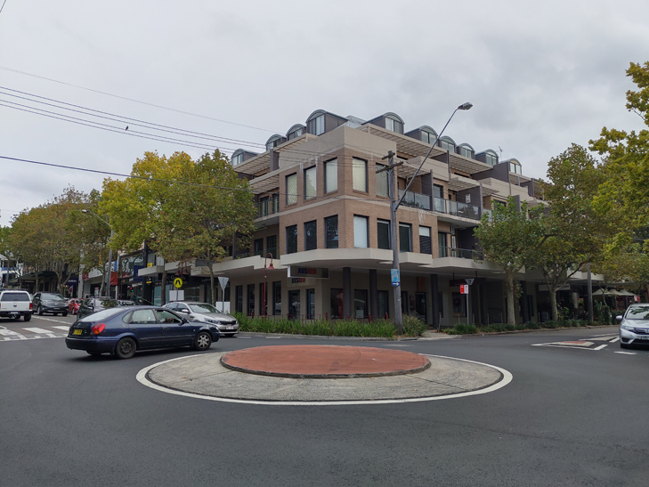 Nokia 8.1 camera sample: street Nokia 8.1 camera sample: street