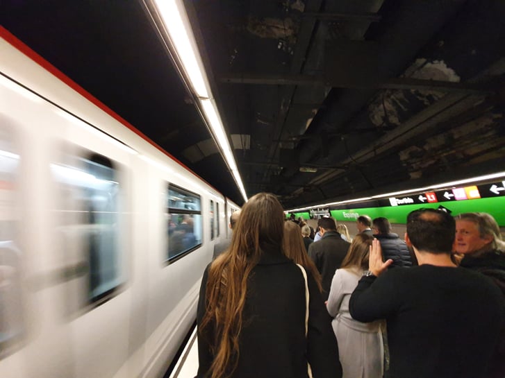 Galaxy S10 camera sample: metro