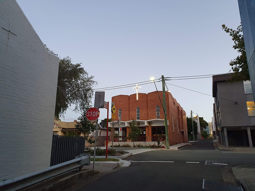 Samsung Galaxy S10e camera sample: church