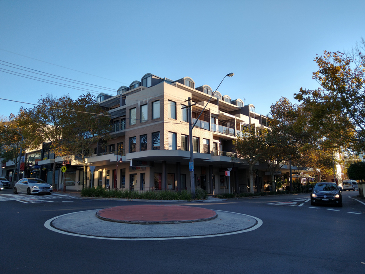 Motorola Moto G7 Plus camera sample: street Motorola Moto G7 Plus camera sample: street