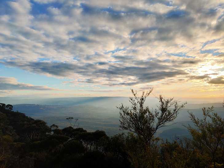OPPO Reno 5G camera sample: Blue Mountains OPPO Reno 5G camera sample: Blue Mountains