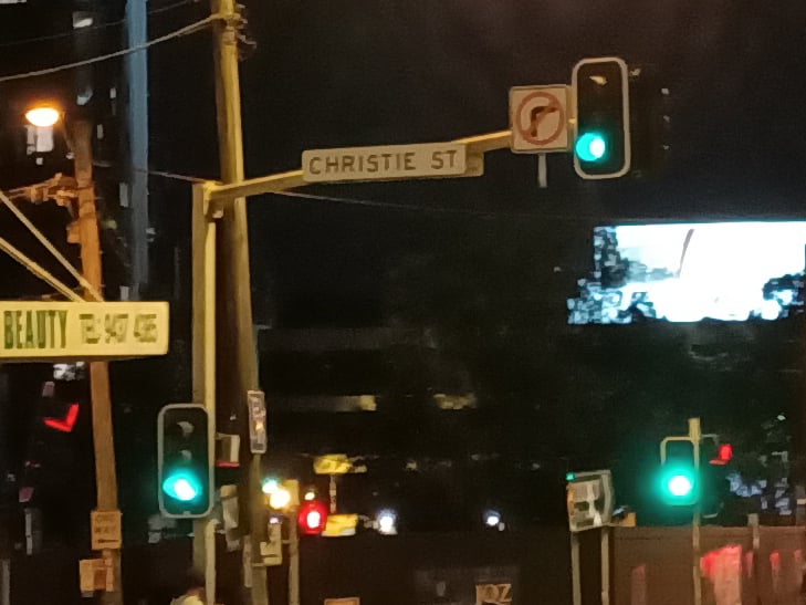OPPO Reno Z camera sample: 100% crop of street at night OPPO Reno Z camera sample: 100% crop of street at night