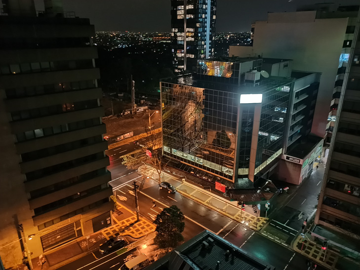 OPPO Reno Z camera sample: street, night mode on OPPO Reno Z camera sample: street, night mode on