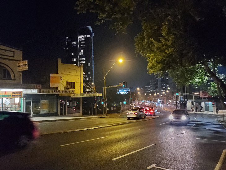 Samsung Galaxy Fold camera sample: street at night Samsung Galaxy Fold camera sample: street at night