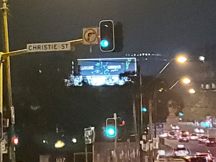 Samsung Galaxy Fold camera sample: 100% crop of street at night Samsung Galaxy Fold camera sample: 100% crop of street at night
