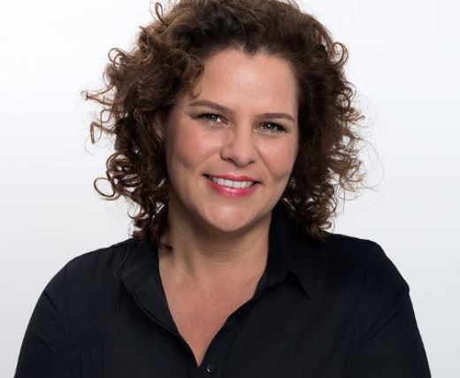 ABC Radio: Focus with Cassie McCullagh discussing the escalating prices of smartphones