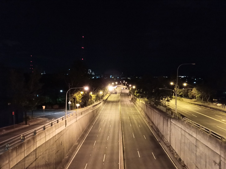 Realme 6 camera sample: street, night mode off Realme 6 camera sample: street, night mode off