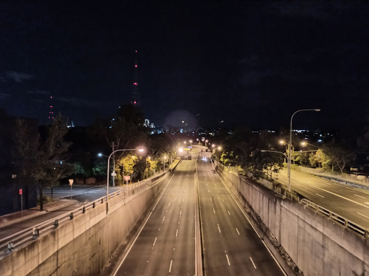 Realme 6 camera sample: street, night mode on Realme 6 camera sample: street, night mode on