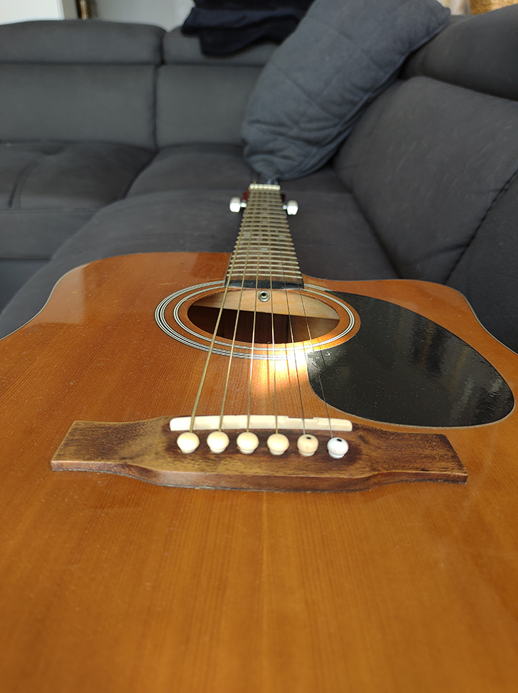Motorola Edge camera sample - guitar Motorola Edge camera sample - guitar