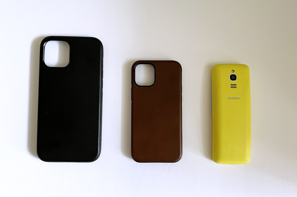 iPhone 12 Pro Max, iPhone 12 mini, Nokia 8110 iPhone 12 Pro Max, iPhone 12 mini, Nokia 8110