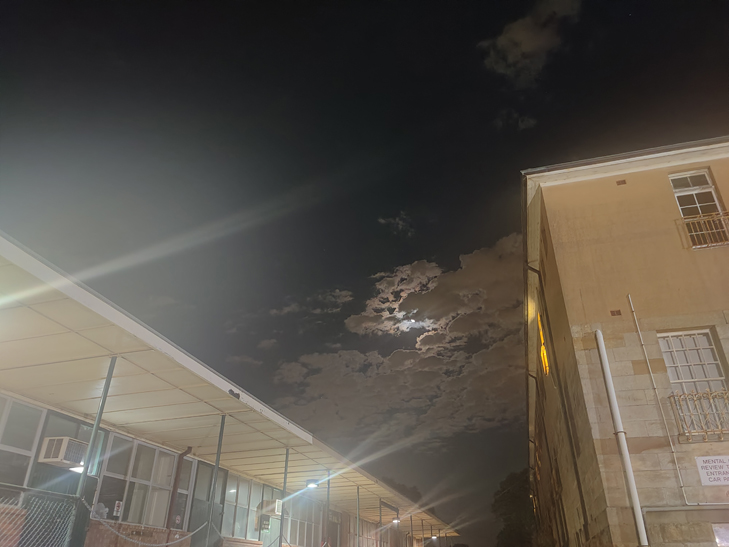 OPPO Find X2 Pro camera sample: definitely haunted OPPO Find X2 Pro camera sample: definitely haunted