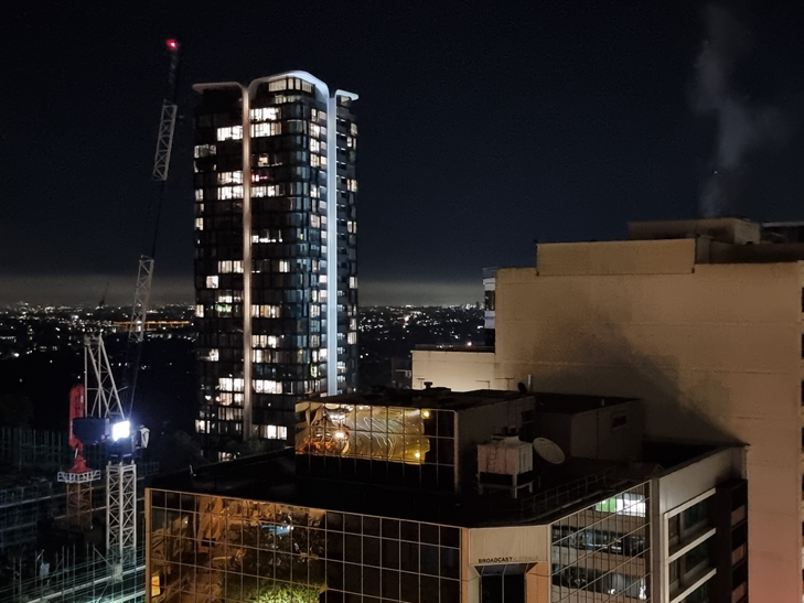 Samsung Galaxy S21 Ultra camera sample: building 2x