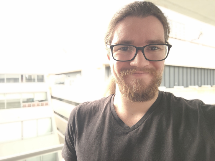 OPPO Find X3 Pro camera sample: selfie