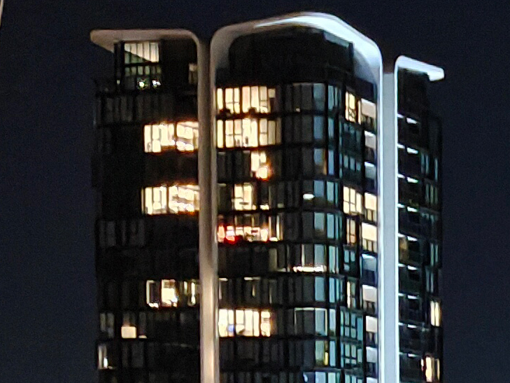 Vivo X60 Pro 5G camera sample: 100% crop of night Vivo X60 Pro 5G camera sample: 100% crop of night