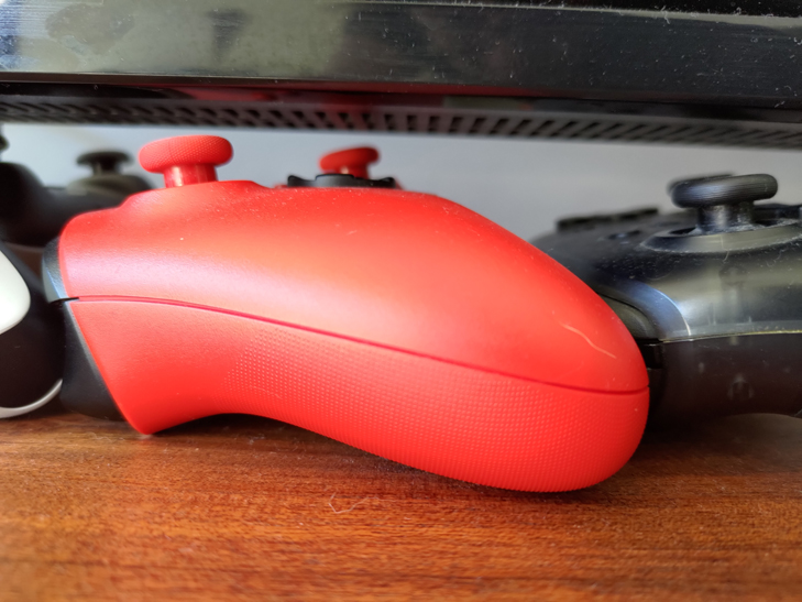ASUS Zenfone 8 camera sample: controllers ASUS Zenfone 8 camera sample: controllers