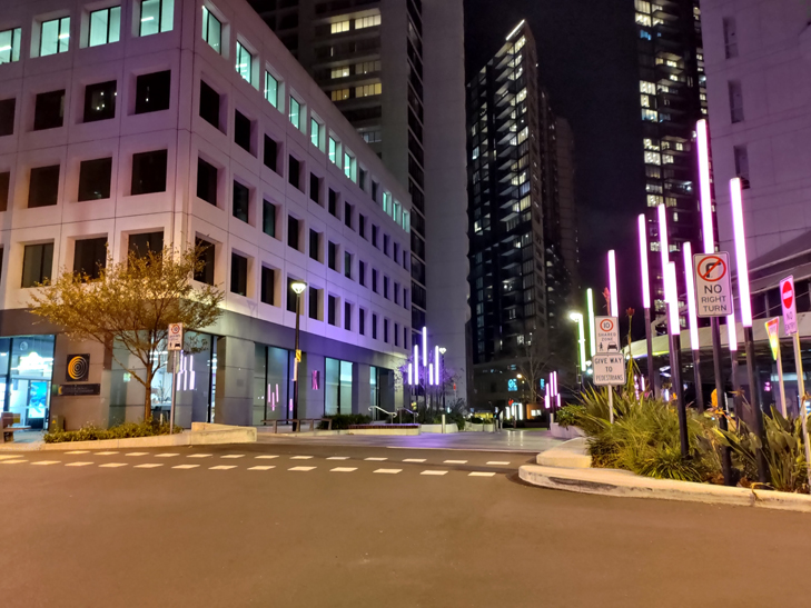 ASUS Zenfone 8 camera sample: street at night ASUS Zenfone 8 camera sample: street at night