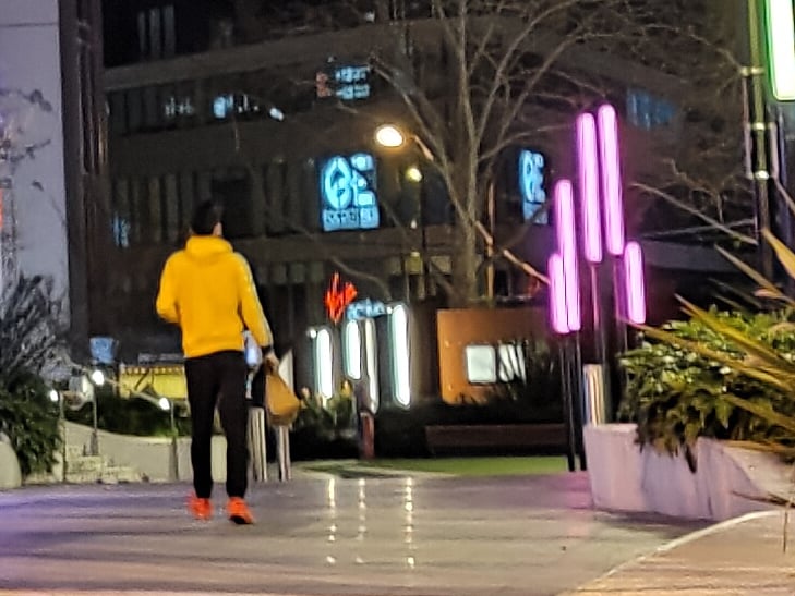 ASUS Zenfone 8 camera sample: 100% crop of street at night ASUS Zenfone 8 camera sample: 100% crop of street at night