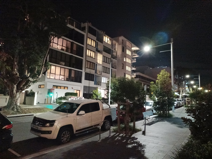 Motorola Edge 20 Fusion camera sample: street at night Motorola Edge 20 Fusion camera sample: street at night