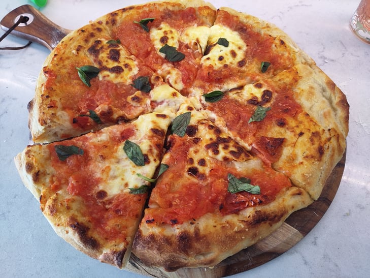 TCL 20 Pro 5G camera sample: pizza TCL 20 Pro 5G camera sample: pizza
