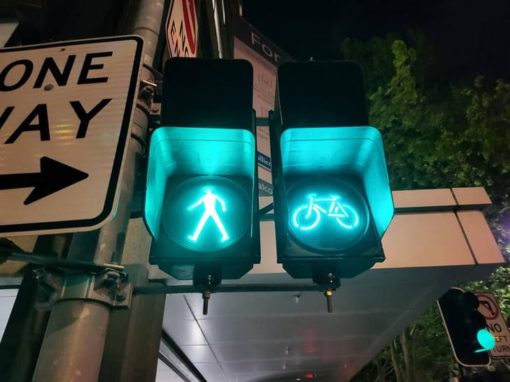 Samsung Galaxy Z Fold 3 camera sample: traffic lights Samsung Galaxy Z Fold 3 camera sample: traffic lights