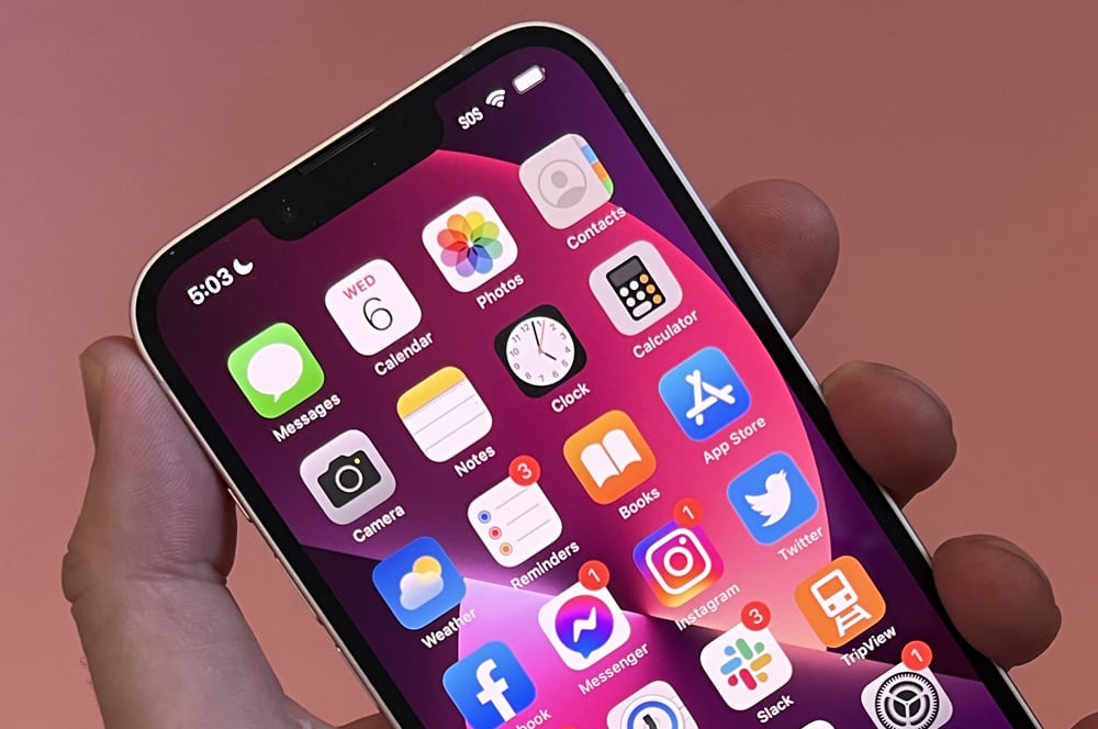 iPhone 13 iPhone 13