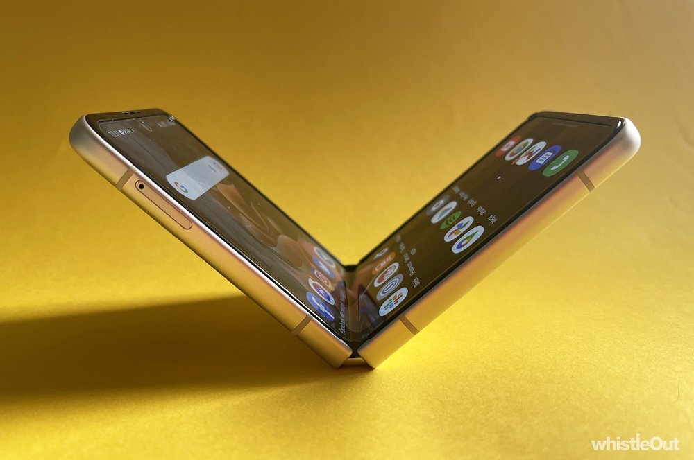 Why I use the Z Flip 3, even though I tell everyone else not to buy it
