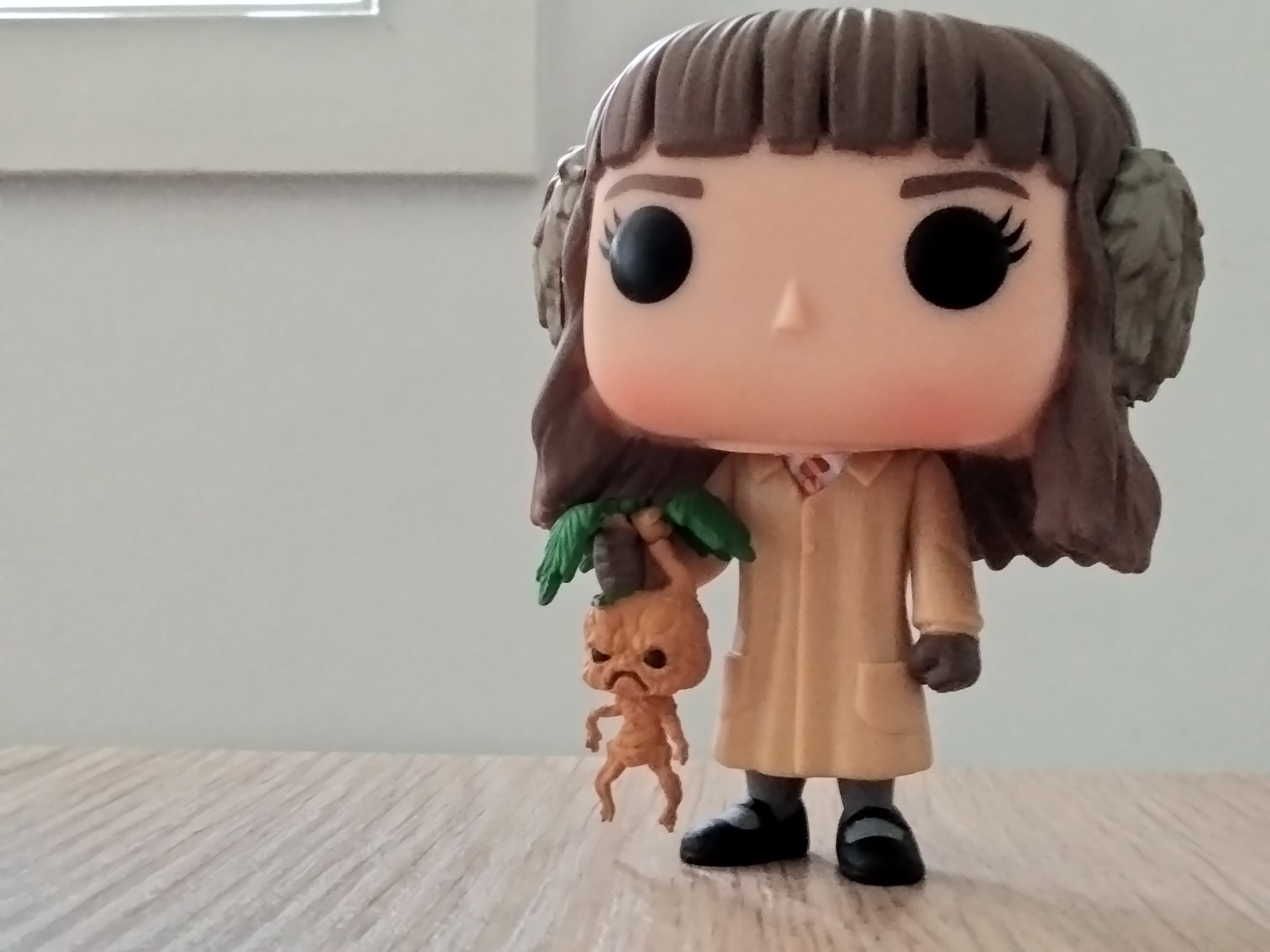 OPPO A76 camera sample: pop vinyl
