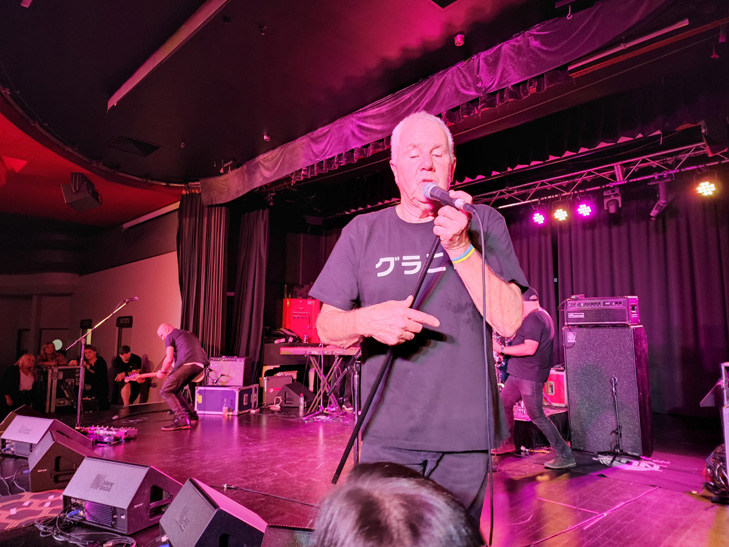 Samsung Galaxy S22 Ultra camera sample: Daryl Braithwaite Samsung Galaxy S22 Ultra camera sample: Daryl Braithwaite