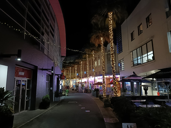 OPPO Find X5 Lite camera sample: entertainment quarter OPPO Find X5 Lite camera sample: entertainment quarter