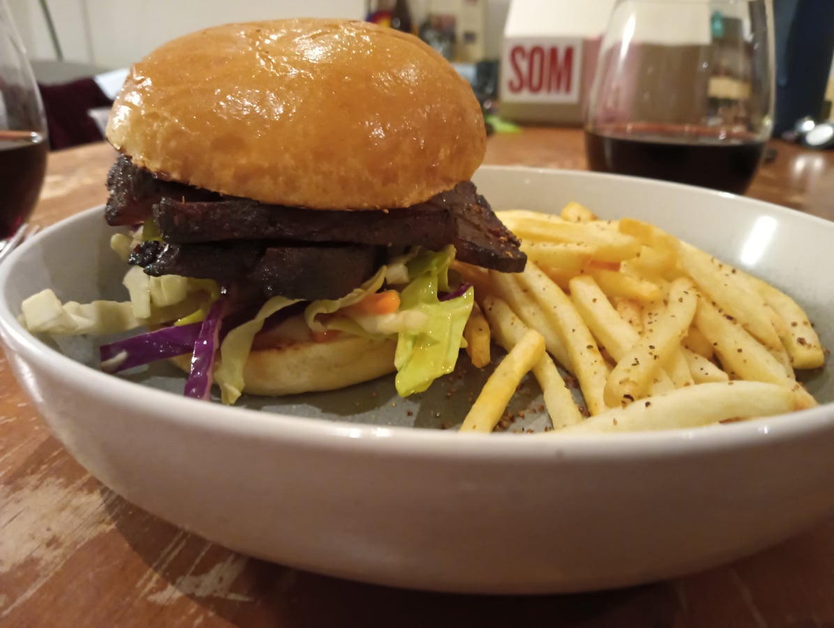 OPPO A78 5G camera sample: burger