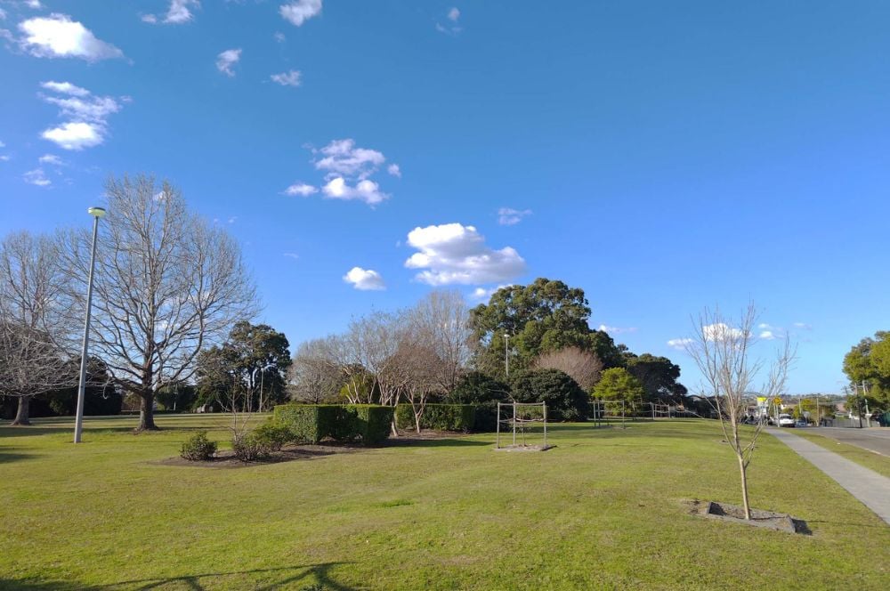 ASUS ROG 7 Ultimate camera sample: public park
