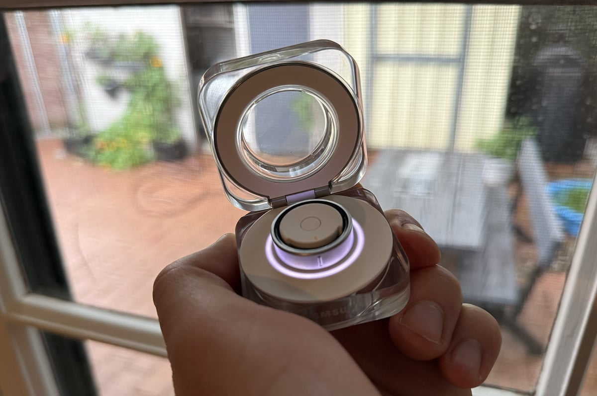 Galaxy Ring in case Galaxy Ring in case