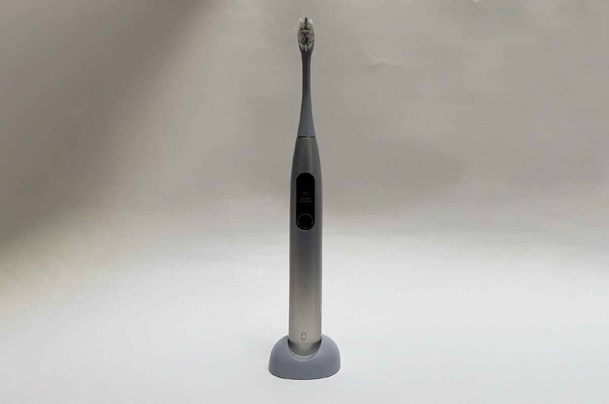 Oclean X Pro Digital Sonic electric toothbrush review: Smart brush, dumb app