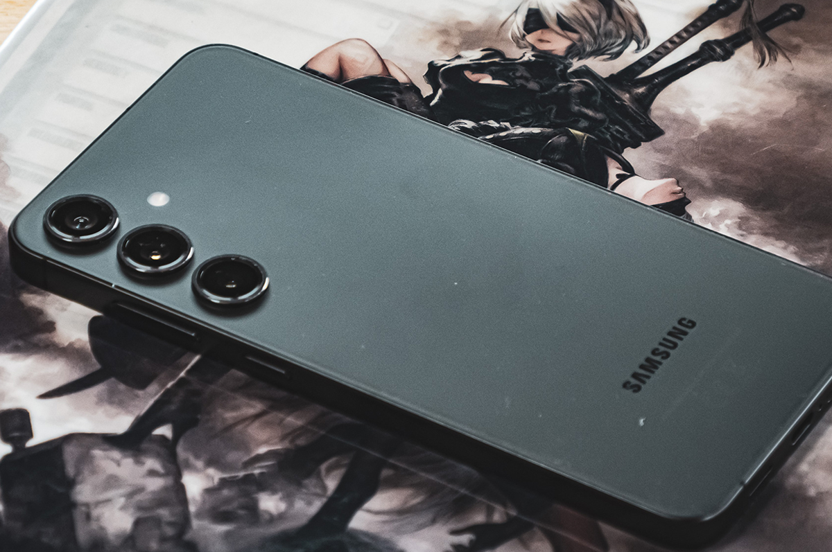 Optus is selling the Galaxy S24 for under $800