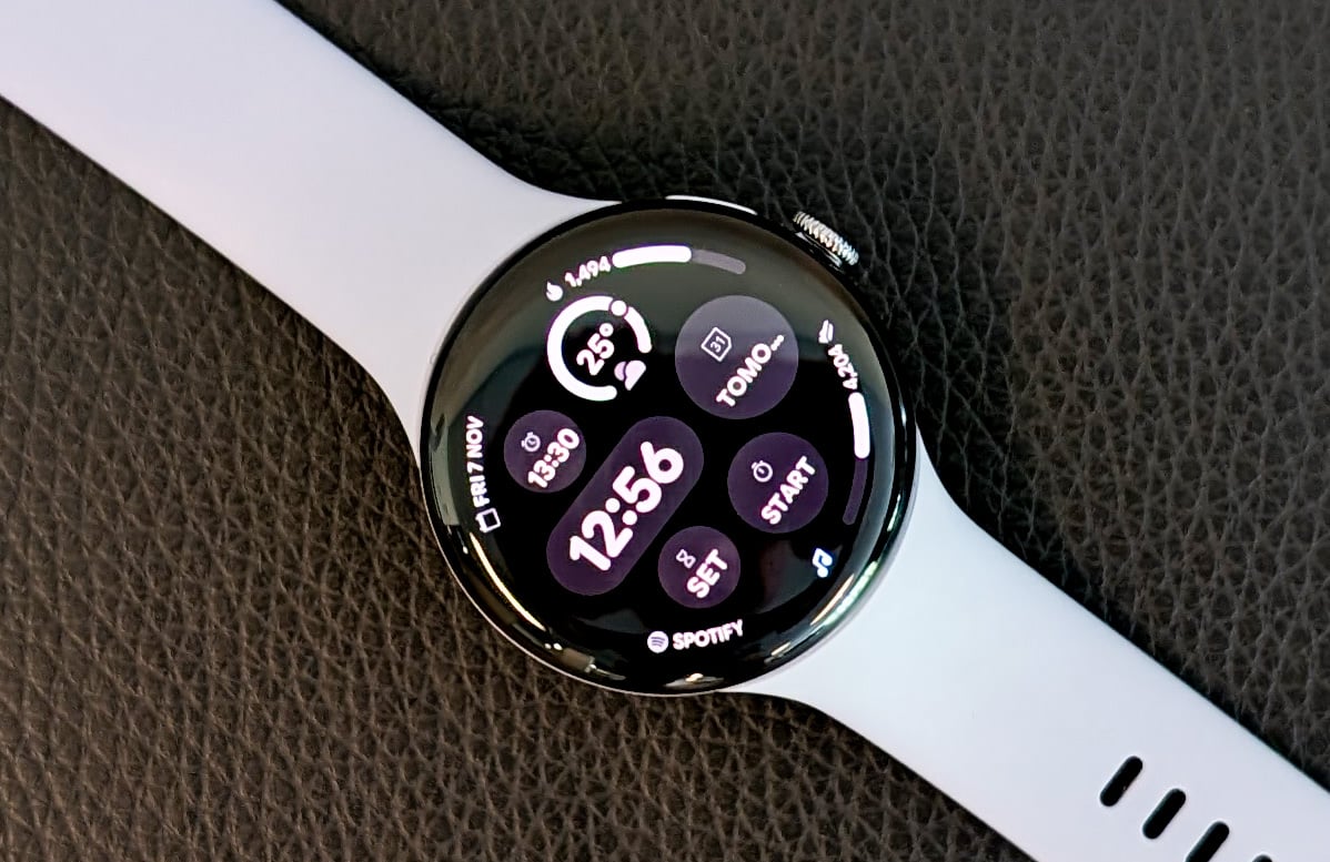 Pixel Watch 4 on leather Pixel Watch 4 on leather