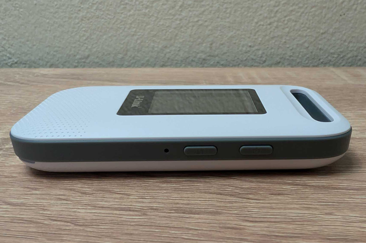 D-Link DWR-933M WiFi 6 Mobile Hotspot D-Link DWR-933M WiFi 6 Mobile Hotspot