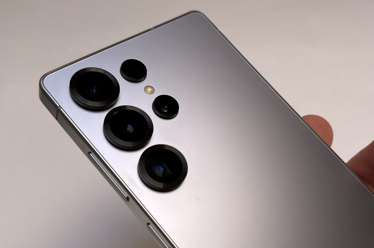 Score a free TV when you pick up select Samsung phones on an Optus plan
